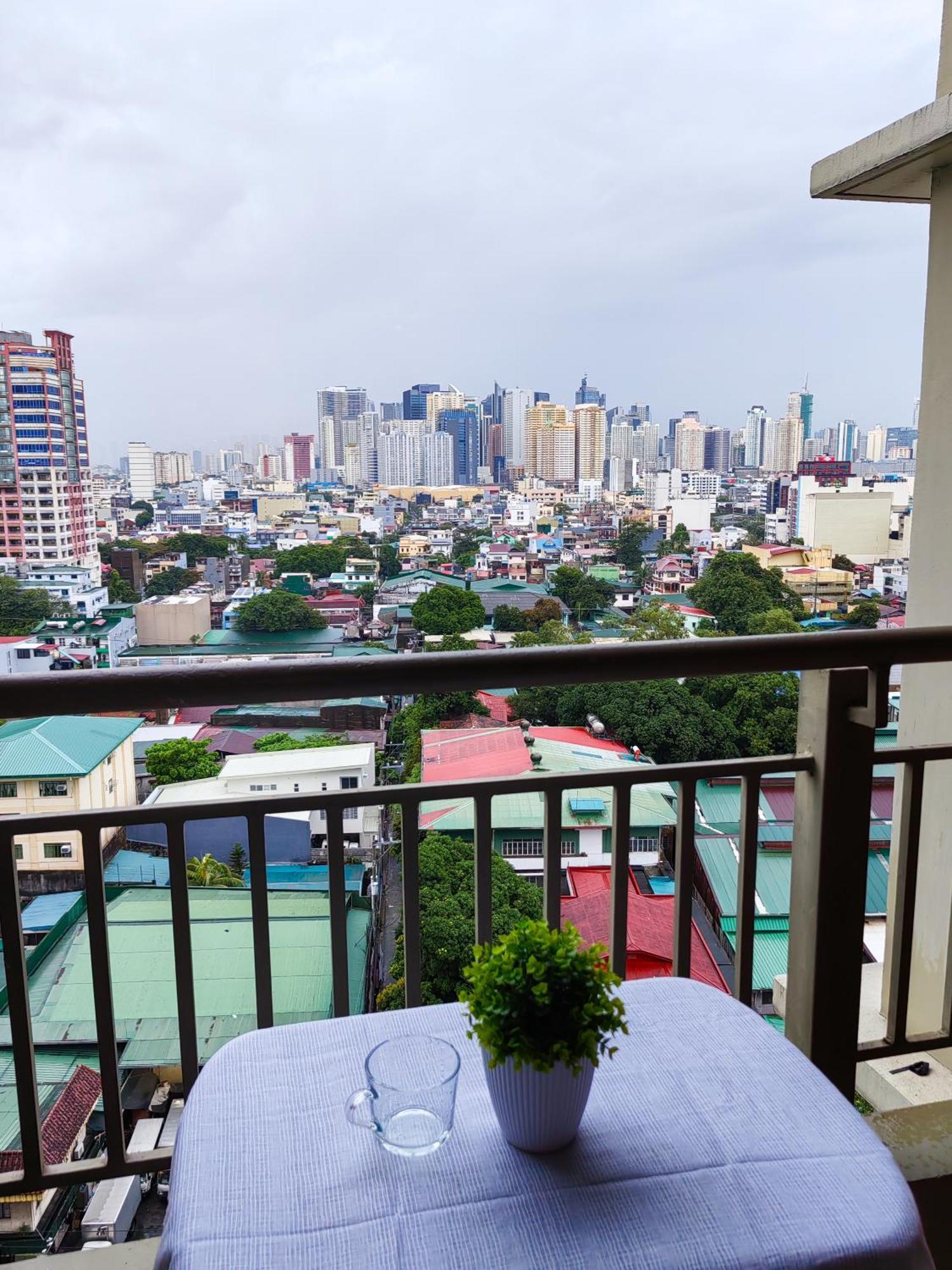 La Verti Residences Staycation Hotel Manila